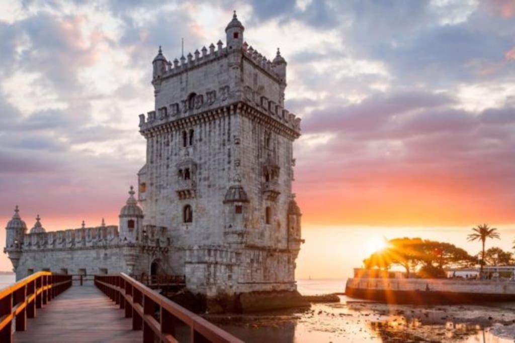 Classic Lisbon Homes: Bright & Central In Belem Екстериор снимка